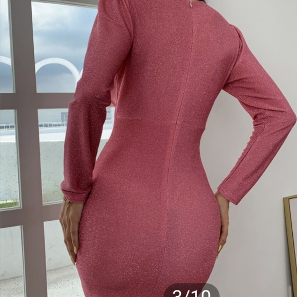 Sexy! Sparkly! Dark Pink 🩷 Plunge Neckline Bodycon Dress - Picture 4 of 7